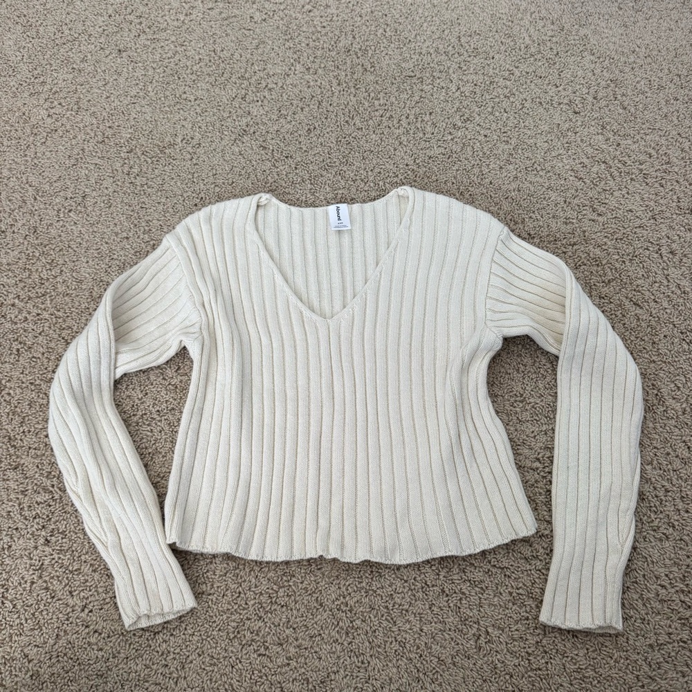 Off White v-neck ribbed knit sweater. Abound from Nordstrom. Size XXS.